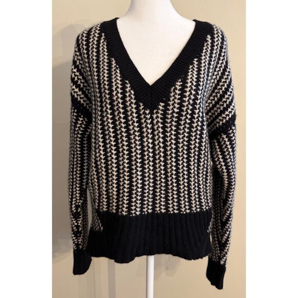 NAADAM 100% Cashmere V-Neck Chunky Knit Sweater Quiet Luxury Size L - Picture 2 of 6